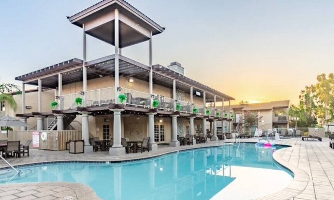 Anaheim Resort Hotel | Club Wyndham Dolphin's Cove- 1 Bedroom Suite
