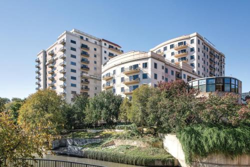 Downtown San Antonio Resort | Club Wyndham La Cascada