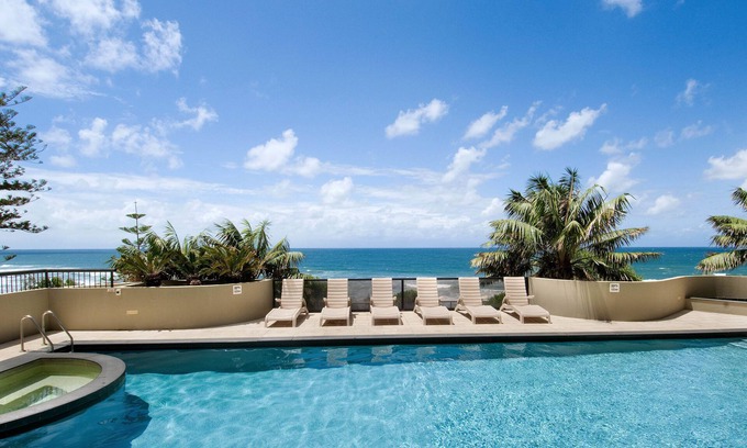 Coolum Beach Hotel | Clubb Coolum Beach Resort