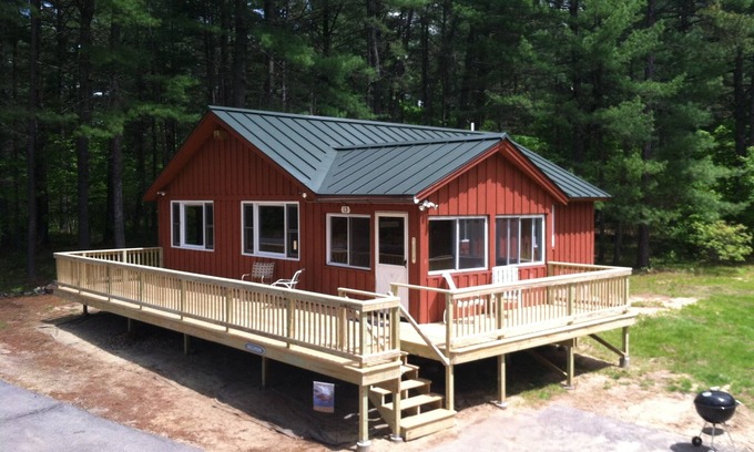 Center Ossipee Cabin | Cluck's Cabin - Lakes Region /Mt Washington Valley - Dog Friendly, AC,