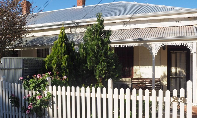 Parkside Cottage | Clyde's Cottage (Parkside)