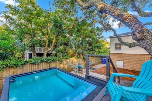 Isle of Palms House | CM4005: 4005 Cameron Blvd.