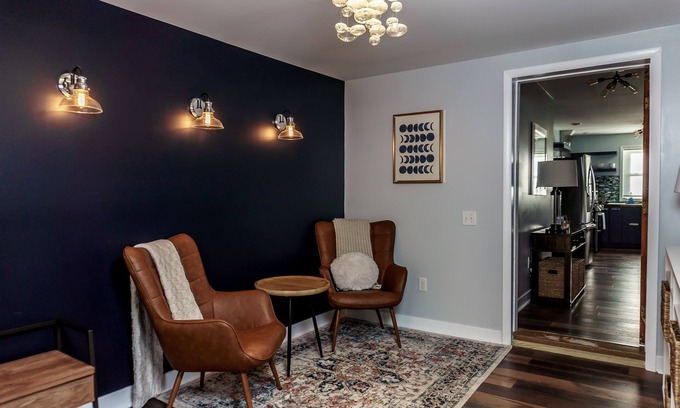 South Haven House | Cottage Retreat by Lake Michigan! Perfect for a relaxing vacation.