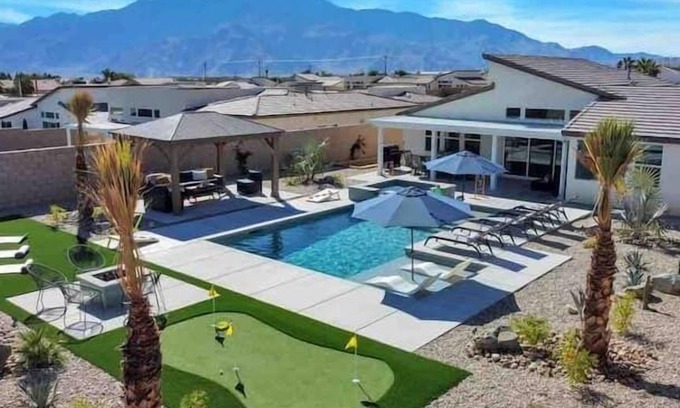 Desert Hot Springs House | Coachella Festivals & Summer Specials, inquire!Putting Green, Bocce, large yard.