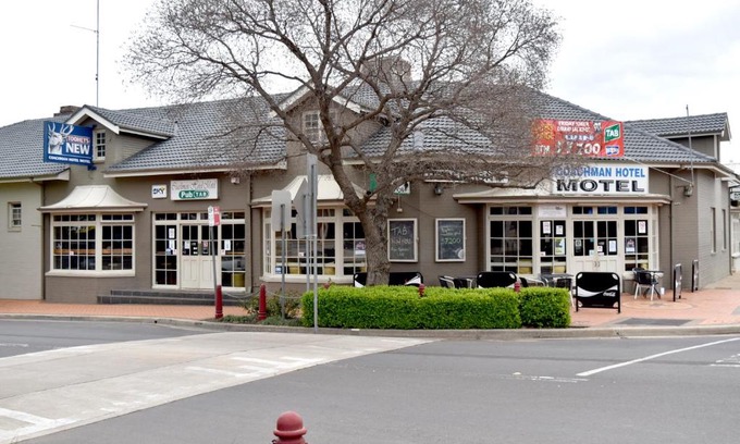 Parkes Hotel | Coachman Hotel Motel
