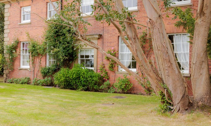 Worfield Cottage | COACHMANS COTTAGE, romantic, character holiday cottage in Bridgnorth