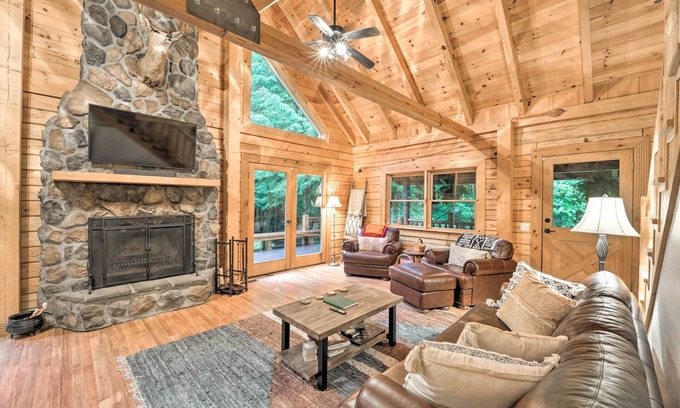 Coalmont Cabin | Coalmont Cabin < 10 Miles to Hiking & Fishing