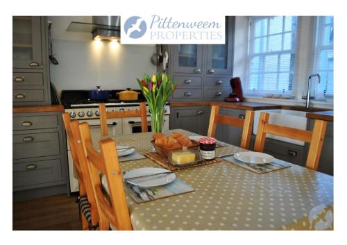St Monans House | Coast Cottage- traditional fishermans cottage