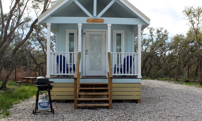 Rockport Cabin | Coast Oak -Beautiful New Tiny Cottage - Perfect Family Getaway