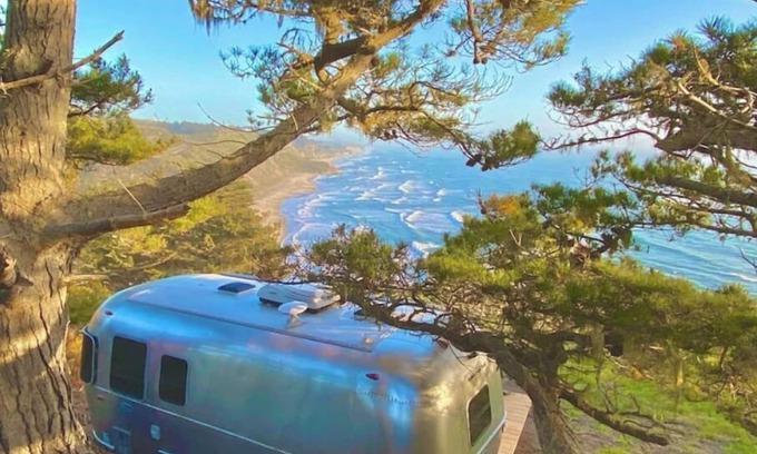 Half Moon Bay House | Coastal Airstream Dream Sunrise - new listing