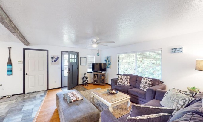 Lincoln City House | Coastal Calm