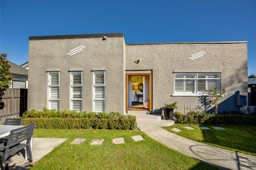 Napier House | Coastal Charm - Napier Holiday Home