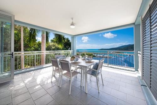 Airlie Beach Apartment | Coastal Charm On Airlie