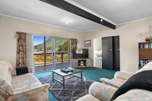Picton House | Coastal Charm - Picton Holiday Home