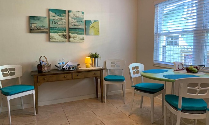 Disston Heights Villa | Coastal Cottage