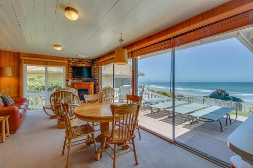 Cayucos House | Coastal Coziness