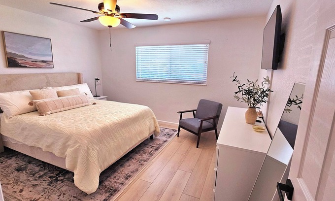 Disston Heights House | Coastal Escape - Modern St. Pete Beach House- 8mi to Beach