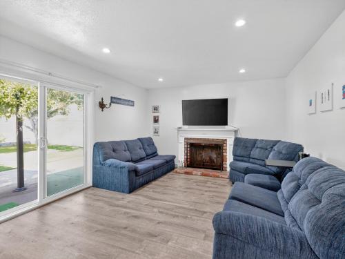 Sea View Estates House | Coastal Escape with Private Mini Golf home