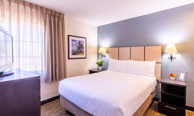 Santa Ana Resort | Coastal Getaway in Santa Ana! 2 Relaxing Units, Full Kitchen, Pets Allowed!