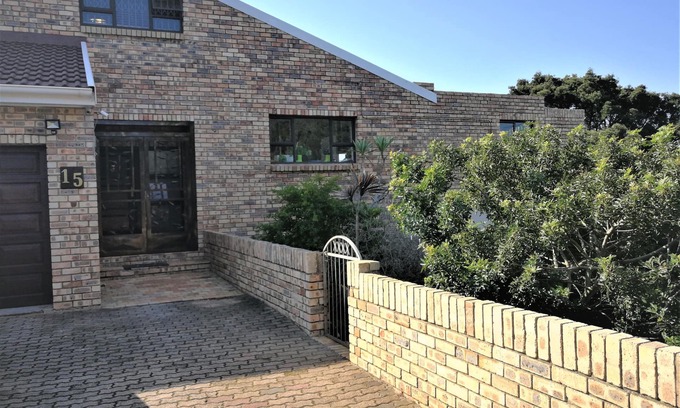 Port Elizabeth House | Coastal Haven 4