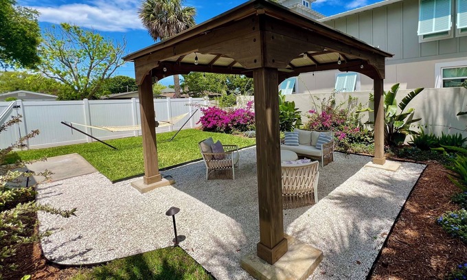 Jacksonville Beach House | Coastal Hideaway – Walk to Beach, Dog-Friendly w/Gazebo & Gourmet Kitchen!