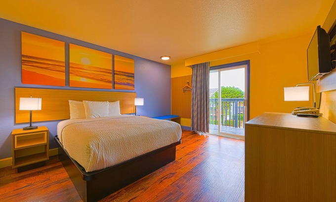 Lincoln City Hotel | Coastal Inn by OYO Lincoln City - Oregon Coast Hwy