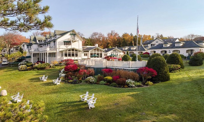 Boothbay Harbor Apartment | Coastal King | Ocean Deck | No Hidden Fees