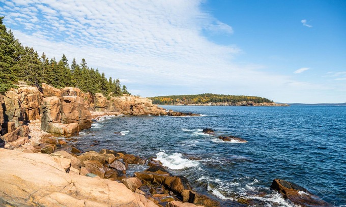 Sorrento Apartment | Coastal New England Gem | All-New Kitchen & Finishes | Short Walk to Harbor