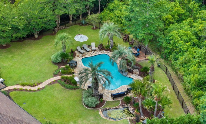 Navarre House | Coastal Oasis | 5 Bed, 3.5 Bath