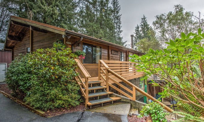 Bay City House | Coastal Oregon Getaway