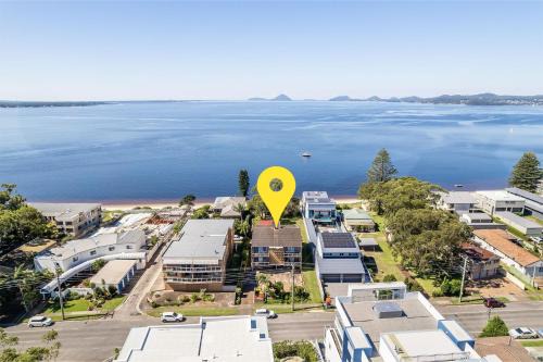 Soldiers Point Apartment | Coastal Paradise at Fore Dek 3, 17 Soldiers Point Road - water views, linen, Wi-Fi, Air Con