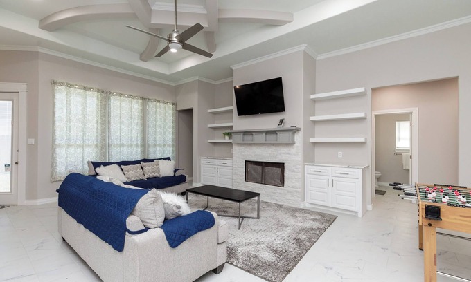 Portland House | Coastal Paradise Awaits! New 5BRHome-12 Min to Beach-Pet-Friendly 500 Mbps WiFi!