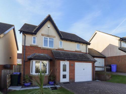 Seahouses House | Coastal Retreat