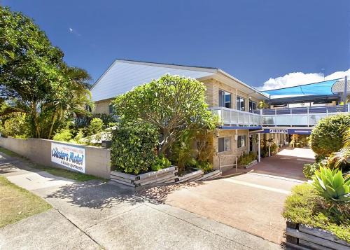 Sawtell Apartment | Coasters 30