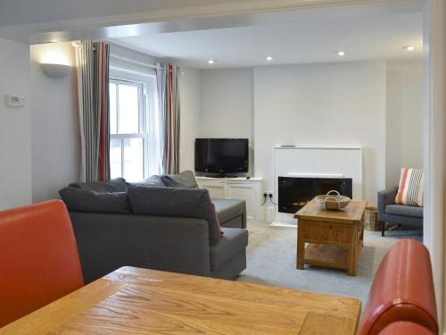 Ryde House | Coastguard Cottage