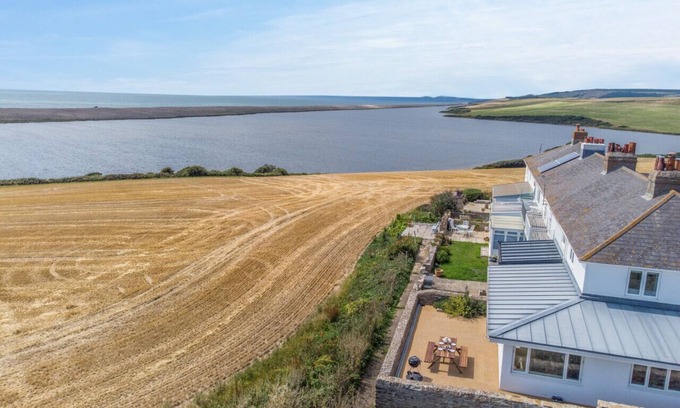 Littlebredy House | Coastguards Cottage - Three Bedroom House, Sleeps 6