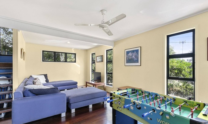 Point Lookout House | Coasting - Straddie Beach Style House
