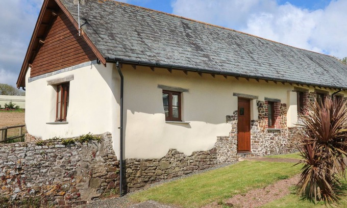 Littleham Cottage | COB COTTAGE, pet friendly, character holiday cottage in Bideford