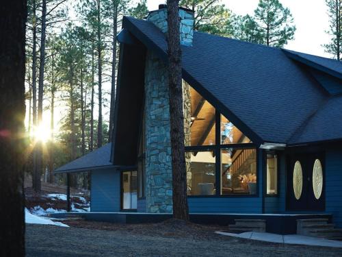 Williams House | Cobalt Cabin Gateway to Grand Canyon Sedona & More