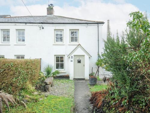 Charlestown House | Cobb Cottage