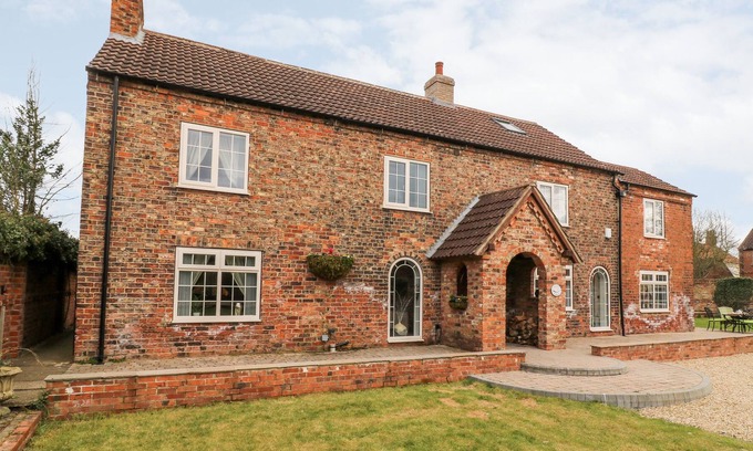 Wistow Cottage | COBBLERS COTTAGE, pet friendly, luxury holiday cottage in Selby