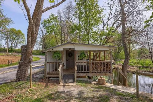 Brownstown House | Cocalico Creek Cabin Lititz