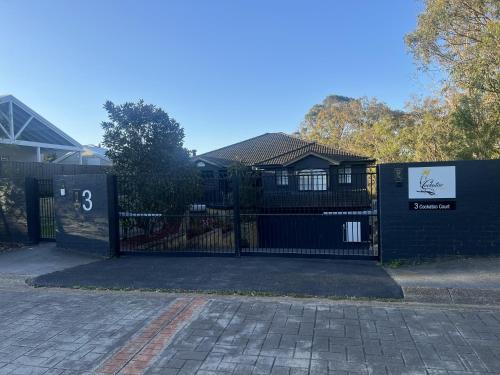 Valentine Apartment | Cockatoo Retreat