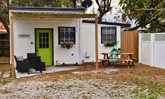 Magnolia Bluffs Apartment | Coco's Cottage