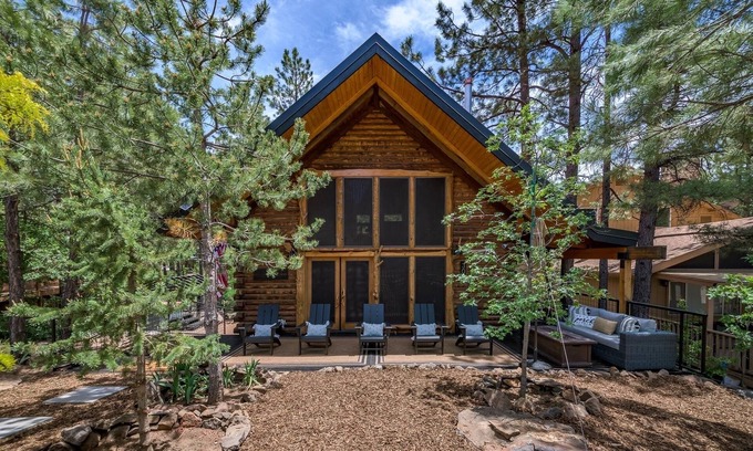 Munds Park Ski Chalet | Coco's Creekside Cabin with Hot Tub, Firepit, and AC/Heat in Munds Park!