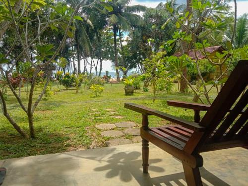 Talalla Hotel | Coconut Beach