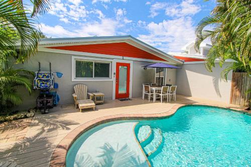 Holmes Beach House | Coconut Cottage #1