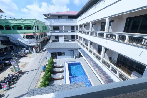 Chaweng City Center Hotel | Coconut Grove Hotel Samui