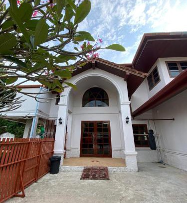 Ban Saiyuan Villa | Coconut Wells Villa in Rawai