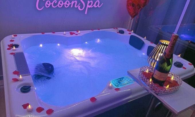 Casselardit Apartment | Cocoonspa Love Room Avec Jacuzzi, Idéal Pour un Couple